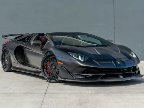 Used 2020 Lamborghini Aventador SVJ AWD/4WD image 6