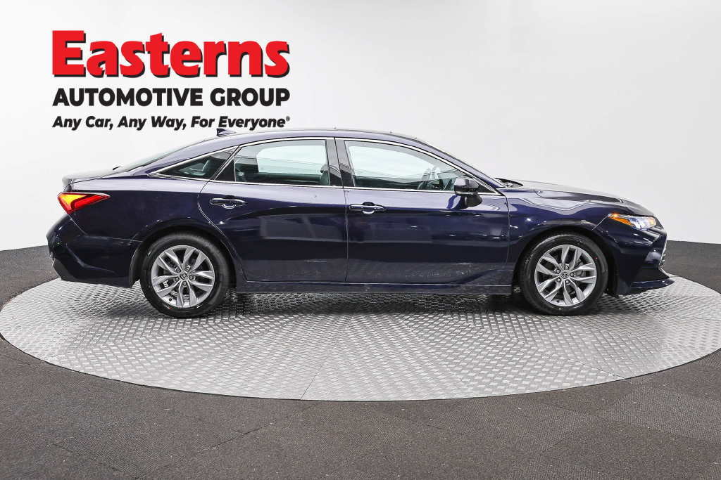 Used 2022 Toyota Avalon XLE w/ Moonroof Package FWD image 5