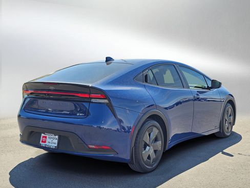 Used 2024 Toyota Prius LE AWD/4WD image 5