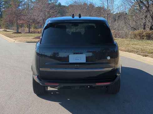 New 2026 Land Rover Range Rover SV image 7