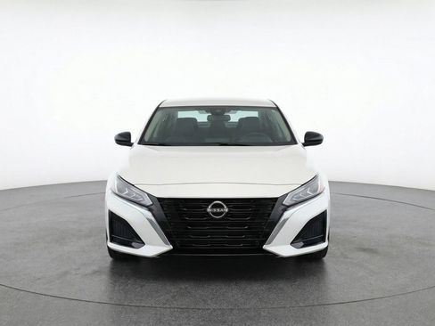Used 2025 Nissan Altima 2.5 SV image 2