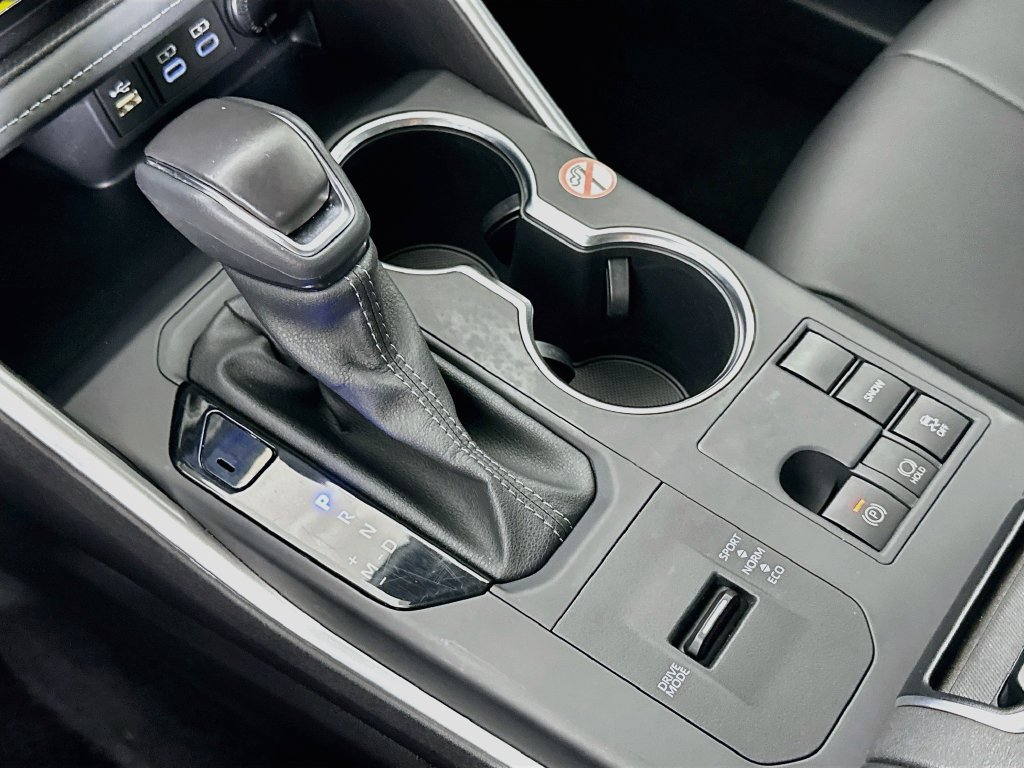 Certified 2025 Toyota Highlander XLE FWD image 16