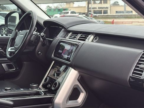 Used 2019 Land Rover Range Rover HSE image 32