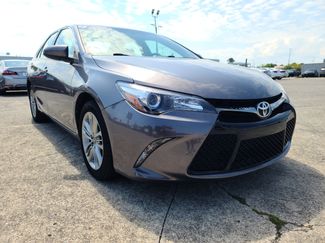 Used 2016 Toyota Camry SE image 1
