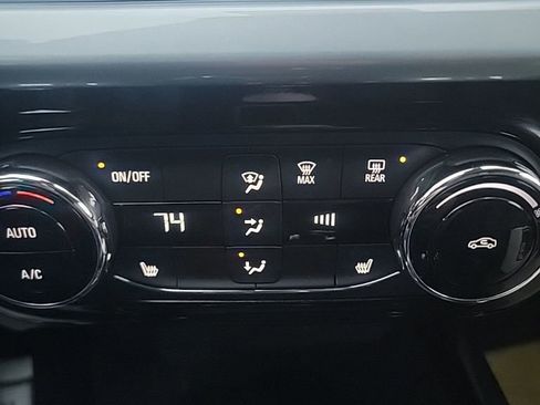 Used 2024 Chevrolet Trax LT w/ LT Convenience Package image 45