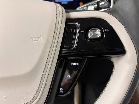 Used 2026 Lincoln Aviator Reserve AWD/4WD image 17