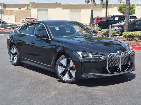New 2026 BMW i4 eDrive40 w/ Parking Assistance Package RWD image 2
