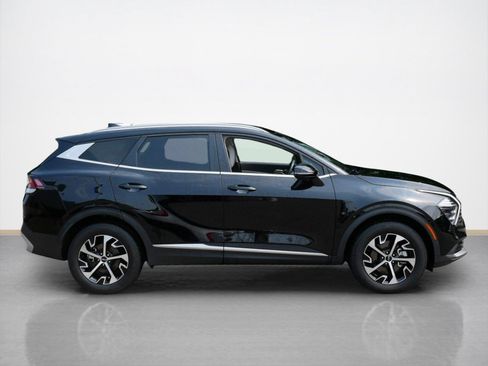 Used 2024 Kia Sportage EX AWD/4WD image 2