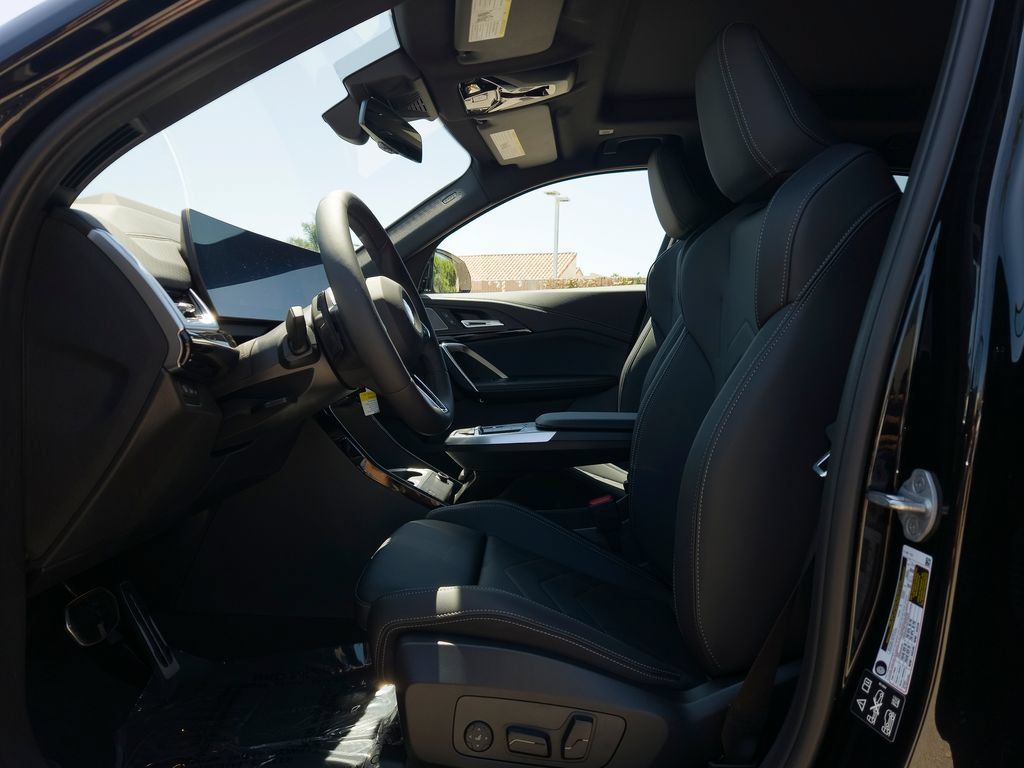 New 2026 BMW X2 xDrive28i w/ Technology Package AWD/4WD image 7