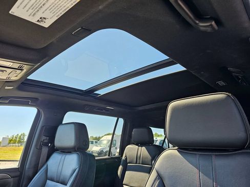 Used 2024 Chevrolet Suburban RST w/ Luxury Package AWD/4WD image 25