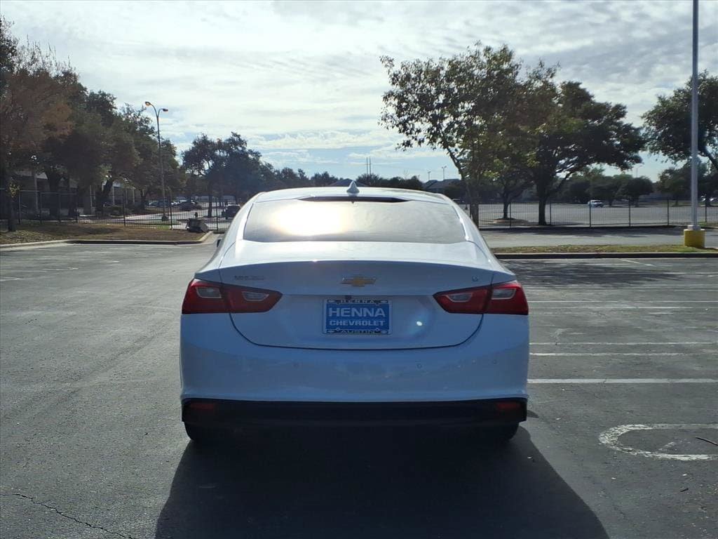 Used 2025 Chevrolet Malibu LT FWD image 6