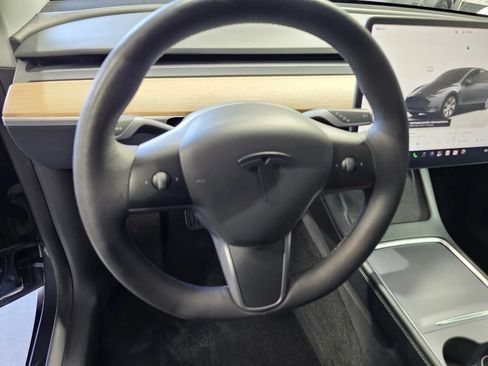 Used 2022 Tesla Model Y Long Range AWD/4WD image 15