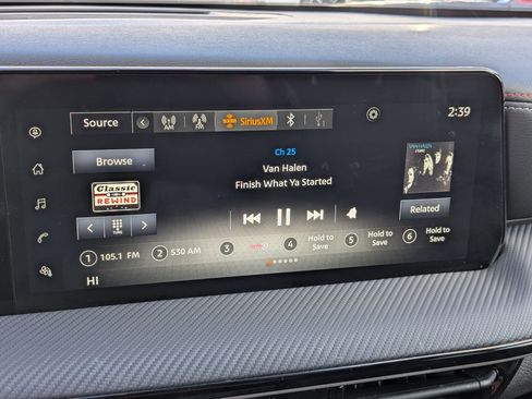 Used 2025 Nissan Kicks SR image 21