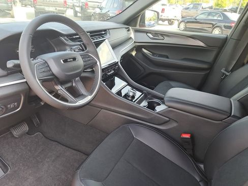 New 2025 Jeep Grand Cherokee Altitude w/ Trailer Tow Package image 16