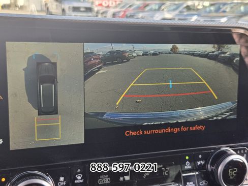 Used 2025 Toyota Highlander Platinum image 24