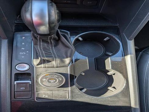 Used 2023 Volkswagen Atlas SE w/ Panoramic Sunroof Package image 37