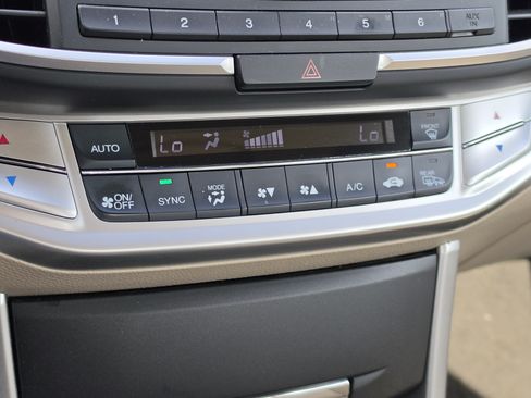 Used 2013 Honda Accord EX image 19