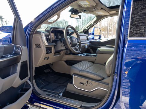 Used 2026 Ford F450 Platinum w/ Platinum Plus Package image 34