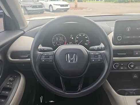 Used 2023 Honda HR-V LX image 11