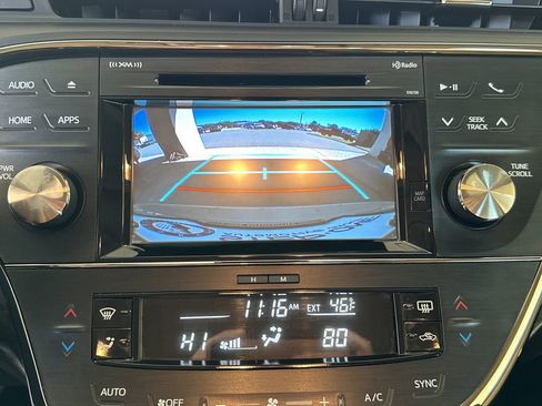 Used 2018 Toyota Avalon XLE Premium image 26