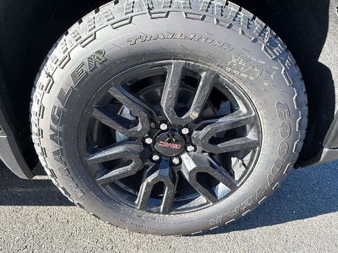 New 2025 GMC Sierra 1500 Elevation w/ LPO, Elevation Black Package image 9