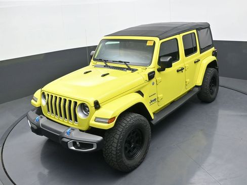 Used 2023 Jeep Wrangler Unlimited Sahara w/ Cold Weather Group AWD/4WD image 30