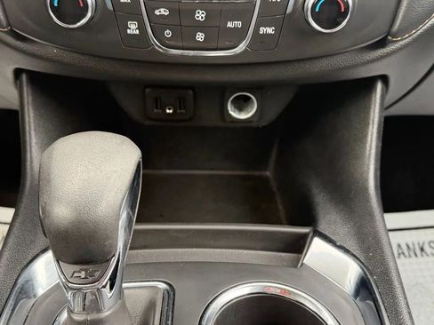 Used 2021 Chevrolet Traverse LT FWD image 24