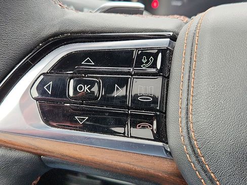 Used 2024 Jeep Grand Cherokee Summit w/ Luxury Tech Group V image 21