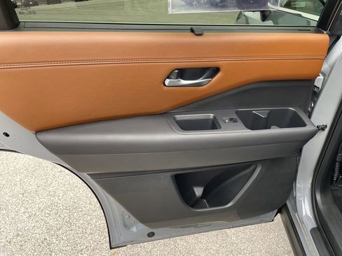 Used 2025 Nissan Pathfinder Platinum w/ Cargo Package image 51