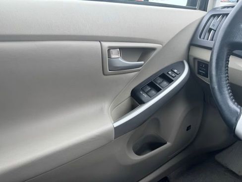 Used 2011 Toyota Prius Four image 32