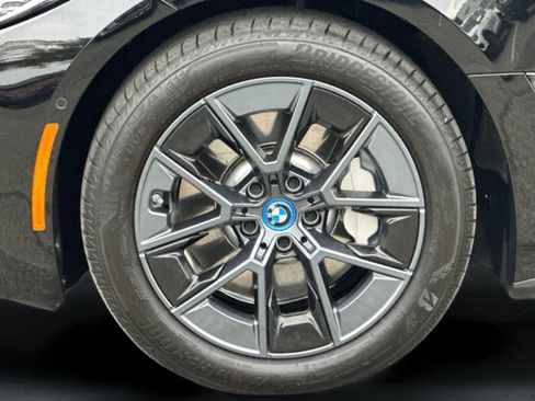 Used 2024 BMW i4 eDrive35 w/ Premium Package image 25