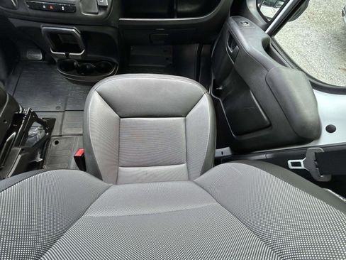 Used 2025 RAM ProMaster 2500 w/ Convenience Group FWD image 13