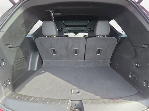 Used 2023 Chevrolet Traverse High Country image 16