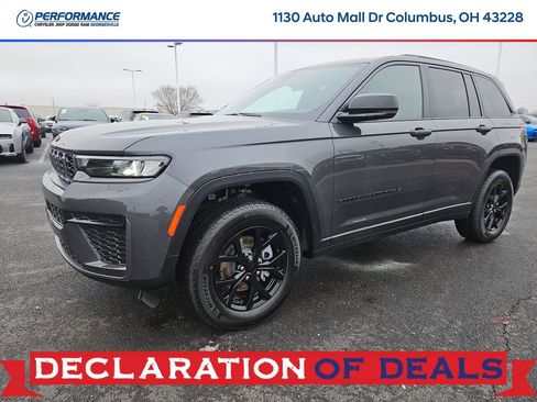 New 2026 Jeep Grand Cherokee Laredo image 3