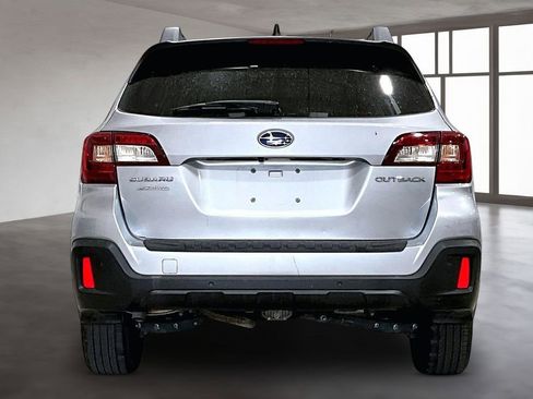 Used 2018 Subaru Outback 2.5i Limited AWD/4WD image 4