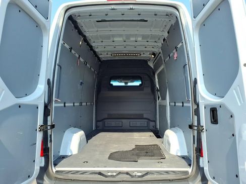 Used 2025 Mercedes-Benz Sprinter 2500 image 9