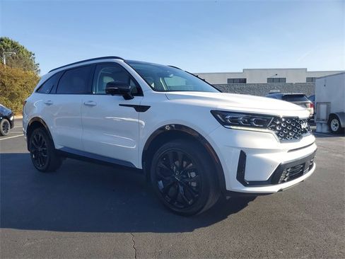 Certified 2023 Kia Sorento SX image 3