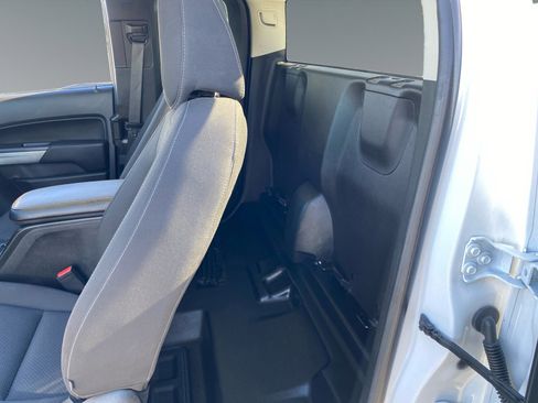 Used 2022 Chevrolet Colorado LT w/ Fleet Safety Package image 13