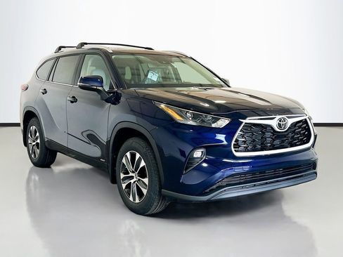 New 2026 Toyota Highlander XLE image 3
