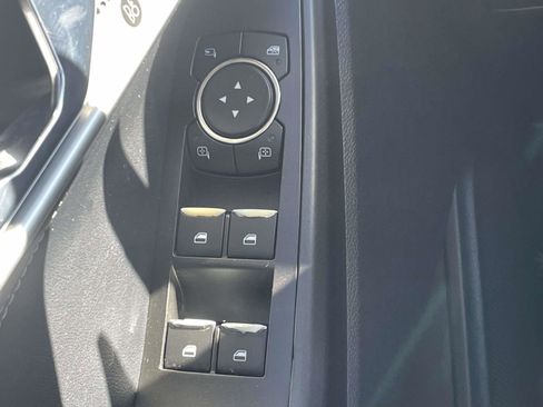 Used 2020 Ford Explorer Limited image 12