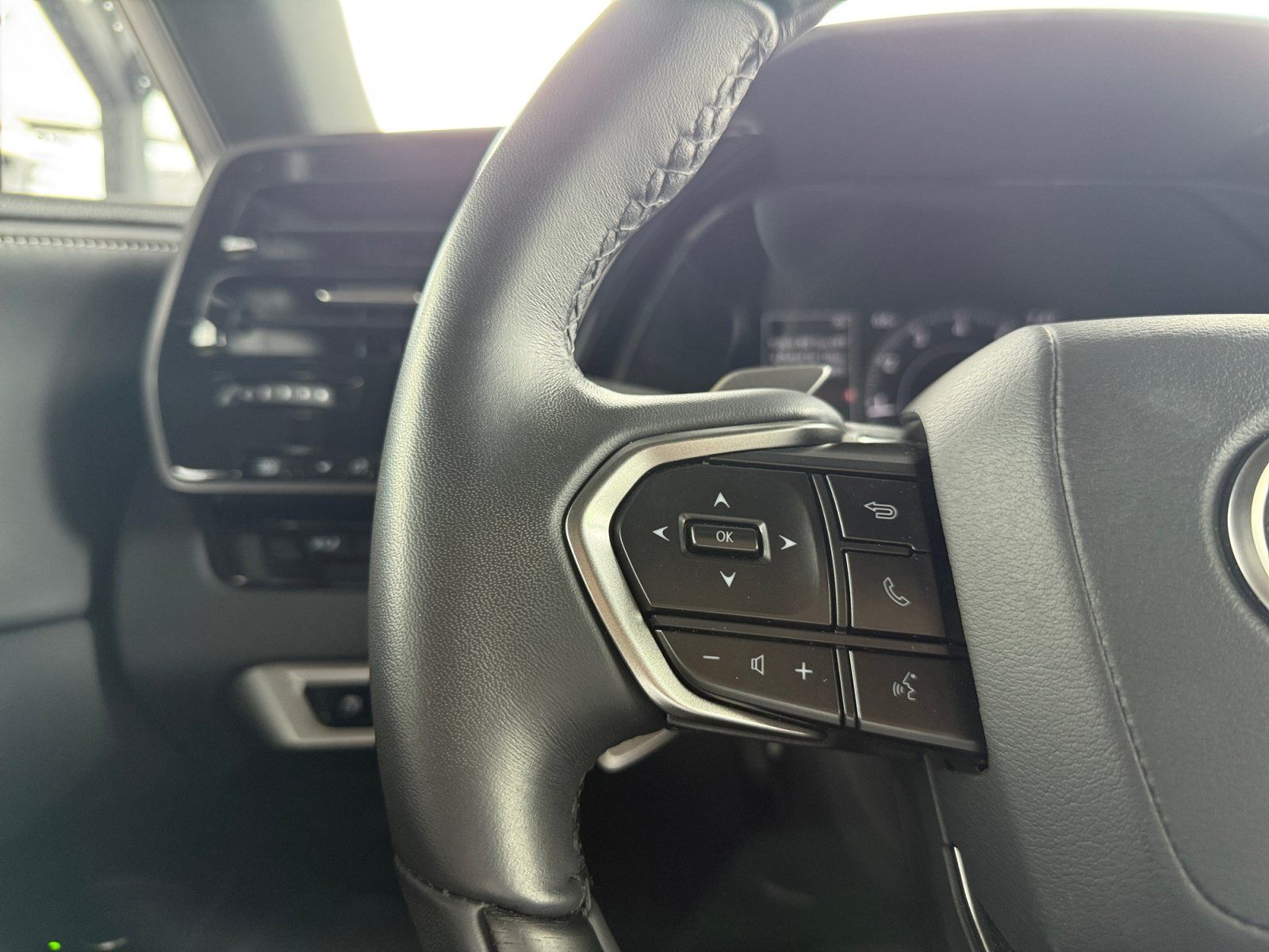 Used 2024 Lexus RX 350 Premium w/ Convenience Package FWD image 18