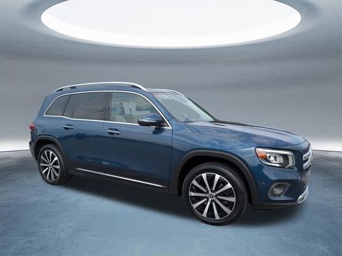 Used 2021 Mercedes-Benz GLB 250 image 2
