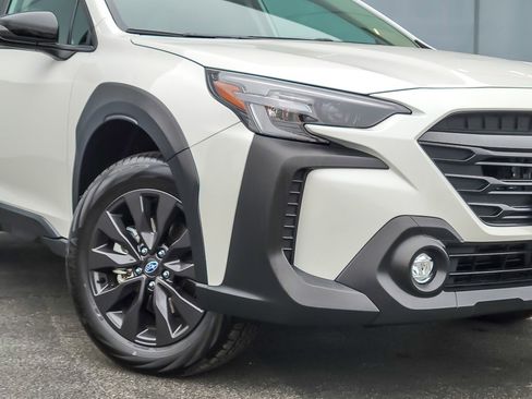 Certified 2025 Subaru Outback Onyx Edition image 3