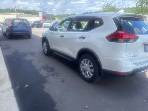Used 2017 Nissan Rogue S AWD/4WD image 15