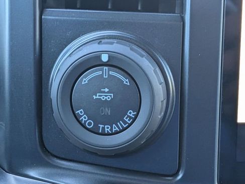 Used 2024 Ford F250 Lariat w/ Lariat Ultimate Package AWD/4WD image 28