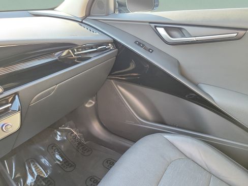 Certified 2023 Kia Niro SX Touring FWD image 21