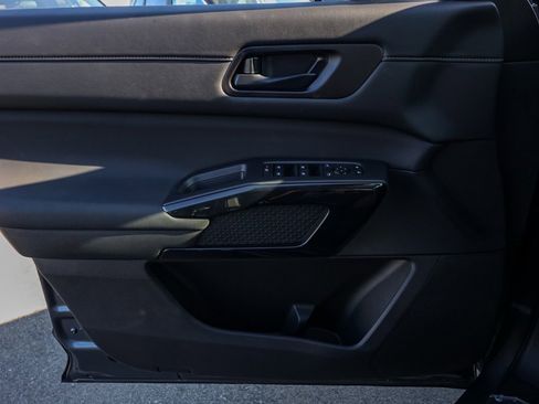 New 2025 Nissan Pathfinder SV image 23