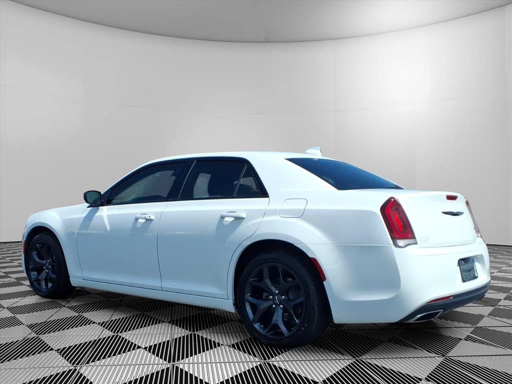 Used 2023 Chrysler 300 Touring w/ Sport Appearance Package RWD image 25