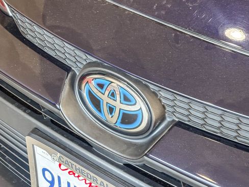 Used 2023 Toyota Corolla LE w/ Carpet Mat Package (TMS) FWD image 10
