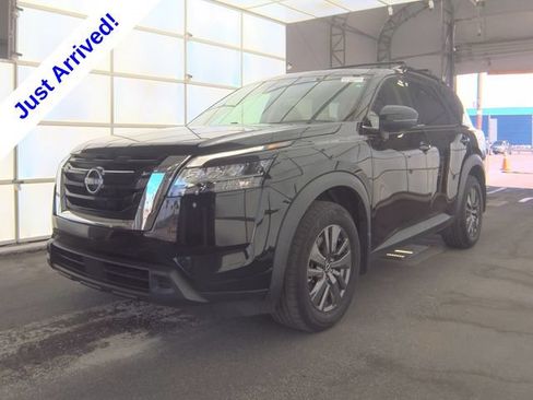 Used 2022 Nissan Pathfinder SV AWD/4WD image 1
